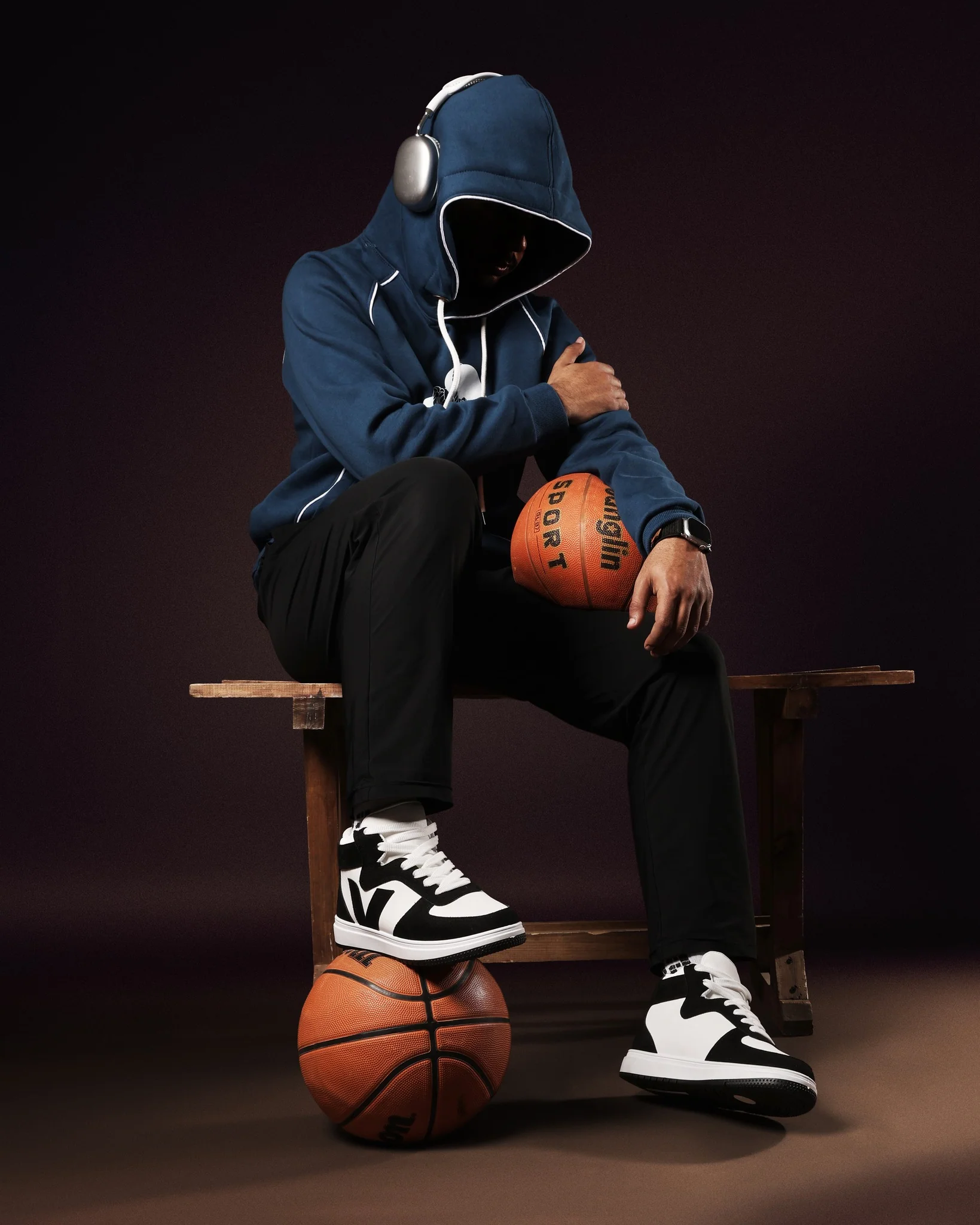 هاف كاجوال جلدي مع تطعميات جلد سويد ولمسات فخمة M6